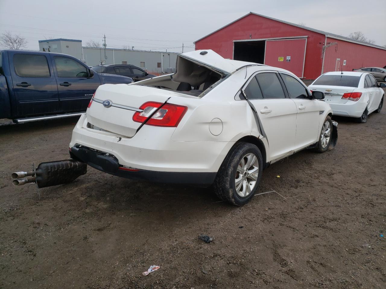 Photo 4 from auction – 2011 FORD TAURUS SEL with VIN 1FAHP2EW9BG106759