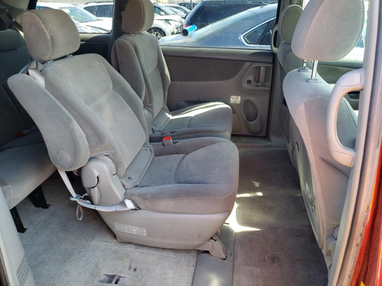 Photo 6 from auction – 2005 TOYOTA SIENNA CE with VIN 5TDZA23C35S368005