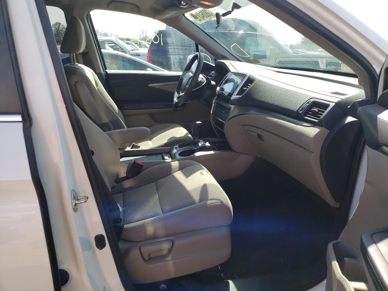 Photo 5 from auction – 2016 HONDA PILOT EX with VIN 5FNYF6H3XGB010971