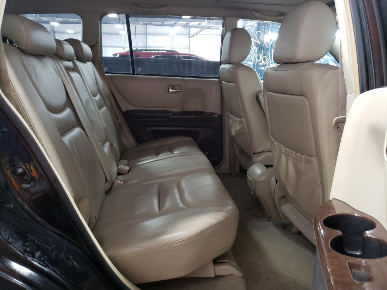 Photo 6 from auction – 2002 TOYOTA HIGHLANDER with VIN JTEGF21A820068660