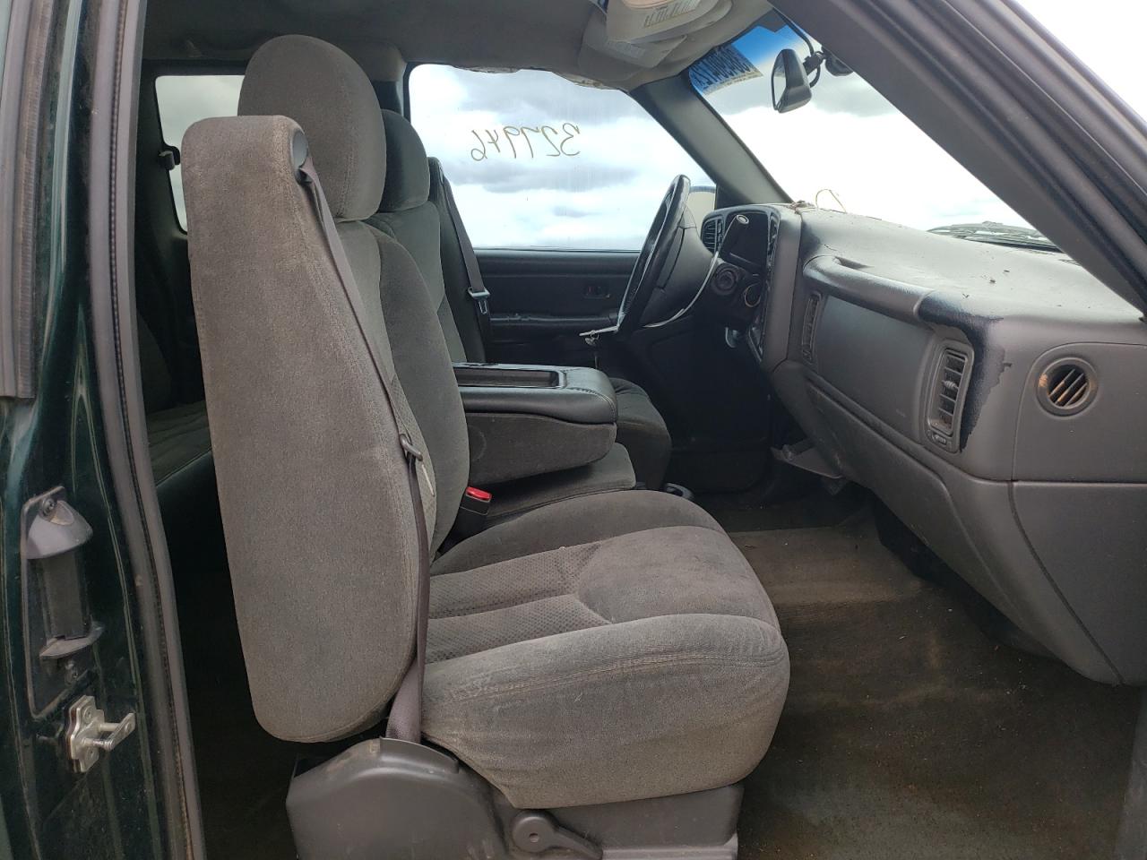 Photo 5 from auction – 2004 CHEVROLET SILVERADO with VIN 1GCEK19T14E288199