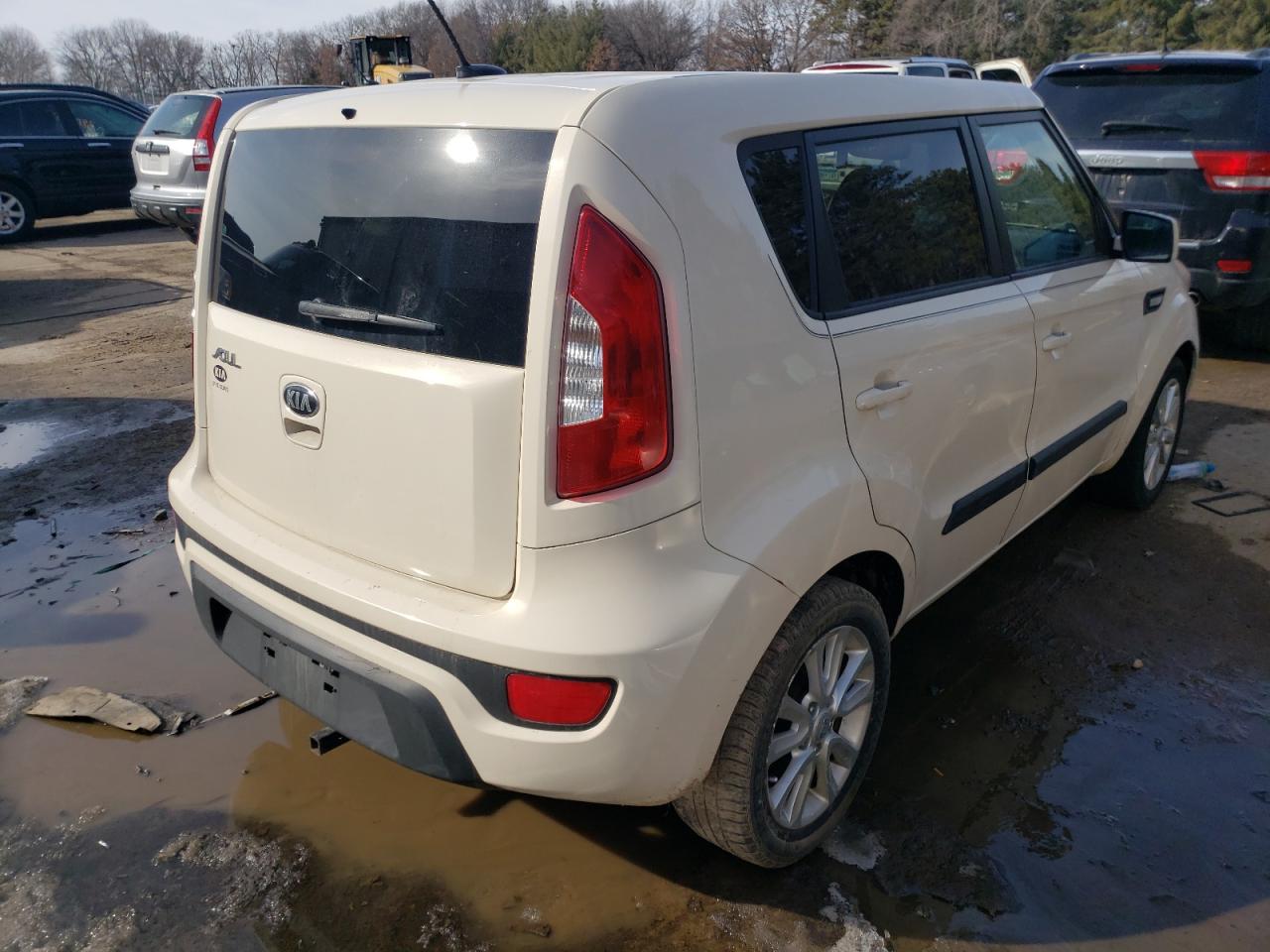 Photo 4 from auction – 2013 KIA SOUL with VIN KNDJT2A58D7775077