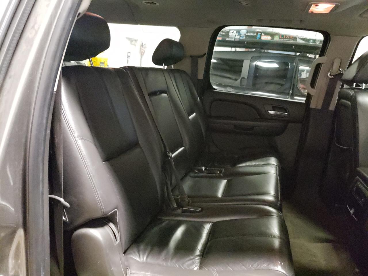 Photo 6 from auction – 2008 CHEVROLET SUBURBAN K with VIN 3GNFK16358G179520