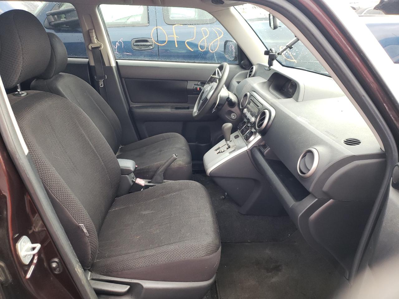 Photo 5 from auction – 2008 TOYOTA SCION XB with VIN JTLKE50E081044898
