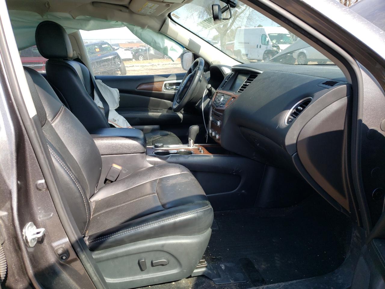 Photo 5 from auction – 2017 NISSAN PATHFINDER with VIN 5N1DR2MM4HC670530