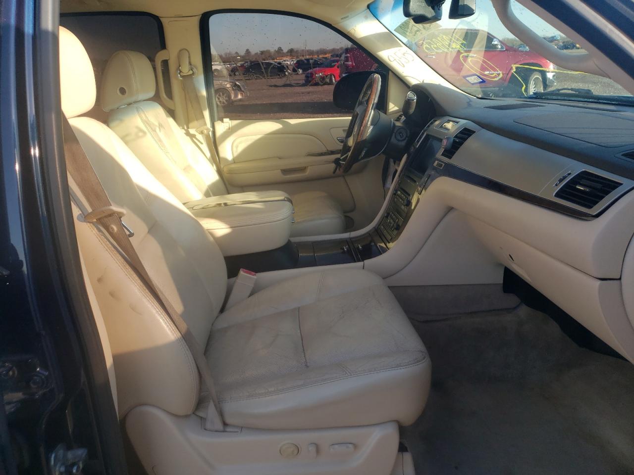 Photo 5 from auction – 2007 CADILLAC ESCALADE L with VIN 1GYEC63867R429855