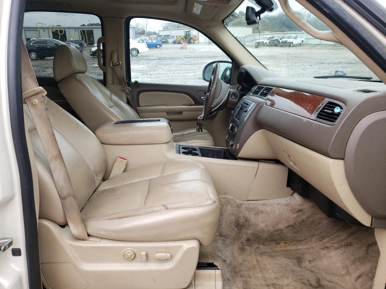 Photo 5 from auction – 2008 GMC YUKON with VIN 1GKFK130X8R226421