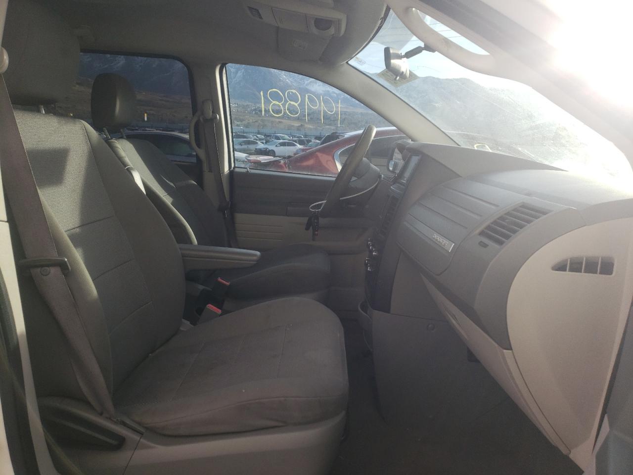 Photo 5 from auction – 2009 DODGE GRAND CARA with VIN 2D8HN44E09R573986