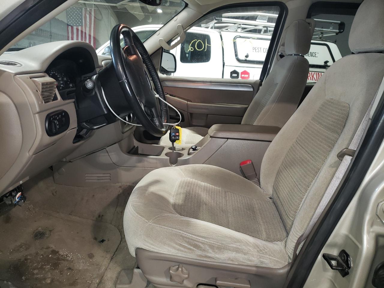 Photo 5 from auction – 2004 FORD EXPLORER X with VIN 1FMZU73K34ZA54780