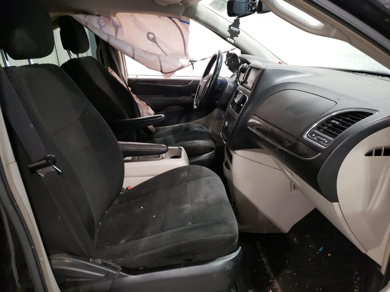 Photo 5 from auction – 2012 CHRYSLER TOWN & COU with VIN 2C4RC1BG5CR116447