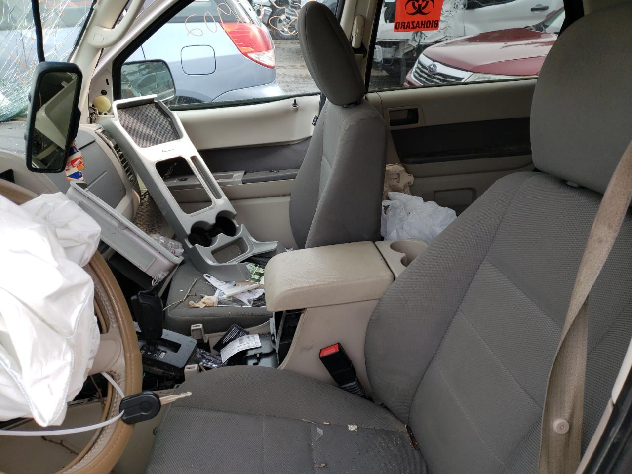 Photo 5 from auction – 2009 FORD ESCAPE XLT with VIN 1FMCU93G49KA46054