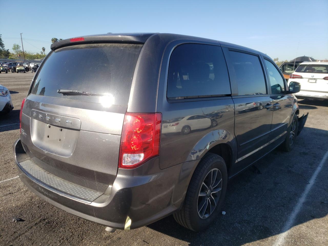 Photo 4 from auction – 2015 DODGE GRAND CARA with VIN 2C4RDGBG7FR543147