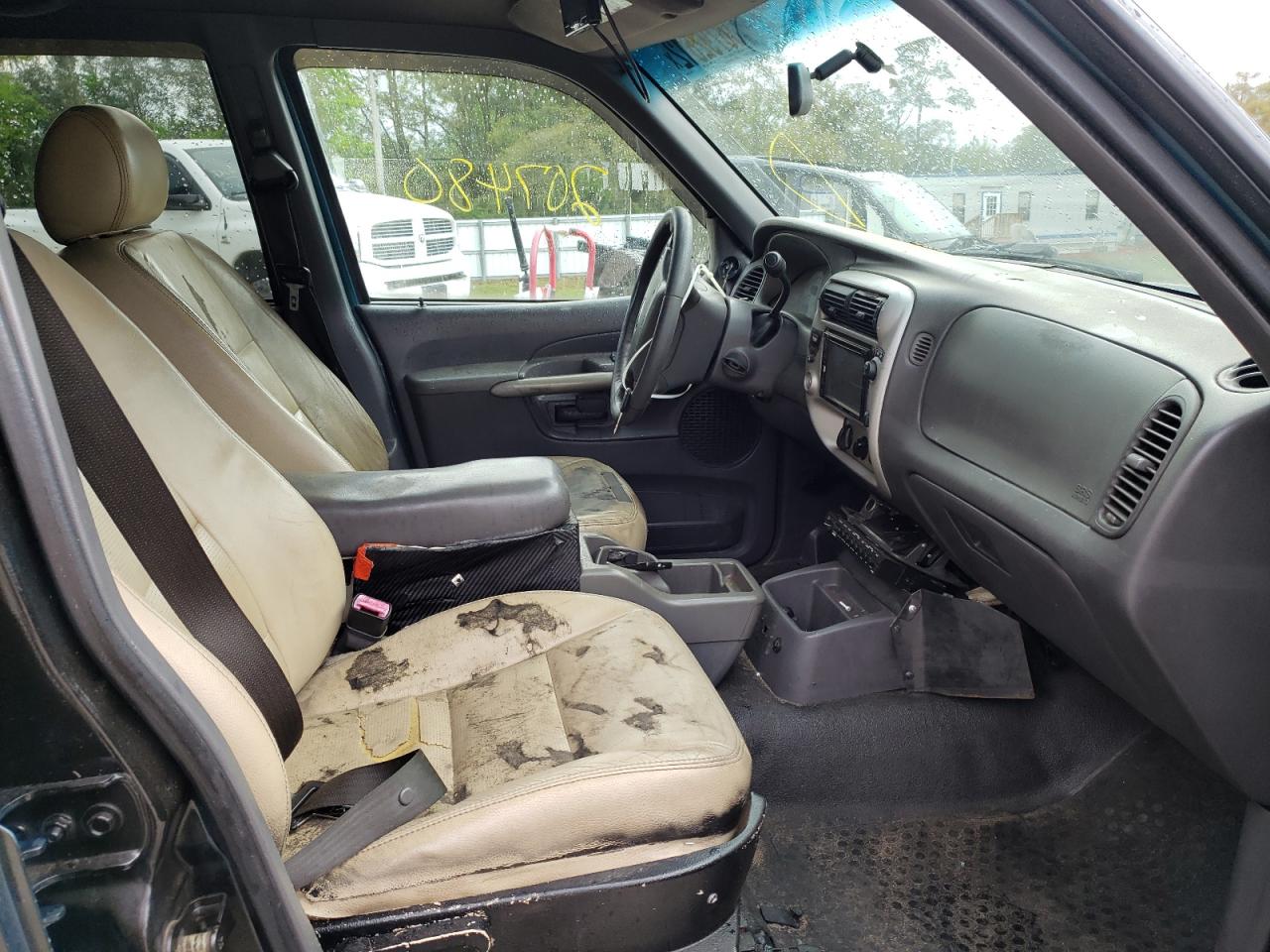 Photo 5 from auction – 2002 FORD EXPLORER S with VIN 1FMZU67E62UB18576