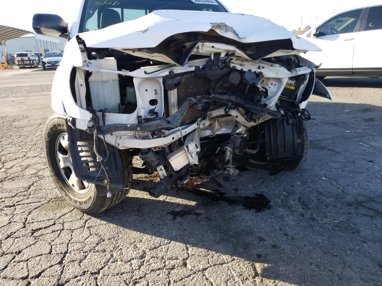 Photo 9 from auction – 2015 TOYOTA TACOMA PRE with VIN 5TFTU4GN7FX083033