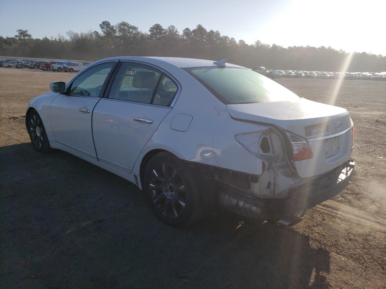 Photo 3 from auction – 2009 HYUNDAI GENESIS 3. with VIN KMHGC46E39U036699