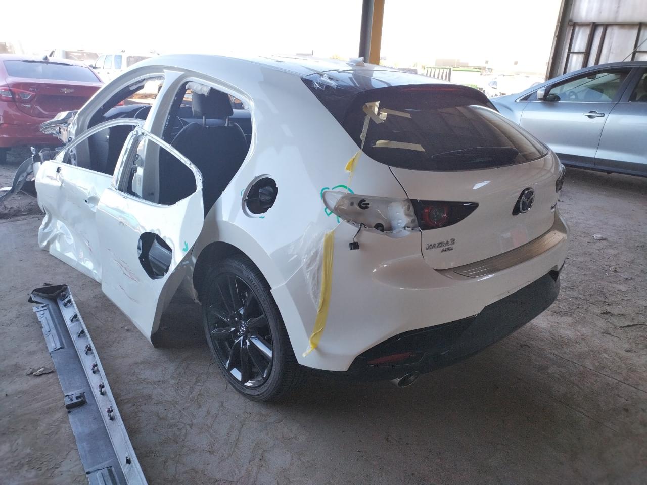Photo 3 from auction – 2021 MAZDA 3 with VIN JM1BPBJY8M1335365