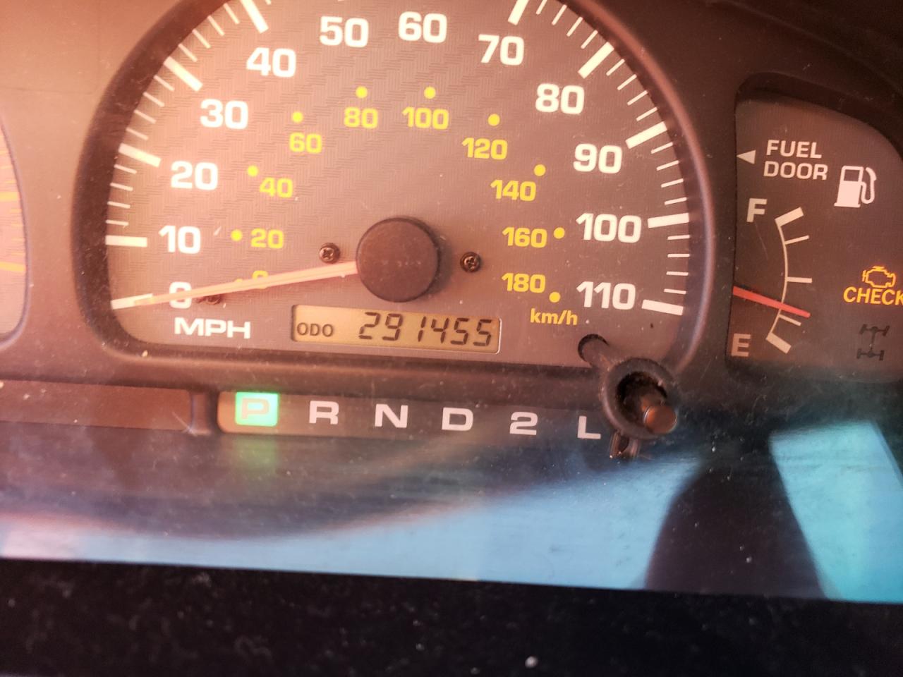 Photo 8 from auction – 2000 TOYOTA 4RUNNER with VIN JT3GM84R6Y0064649