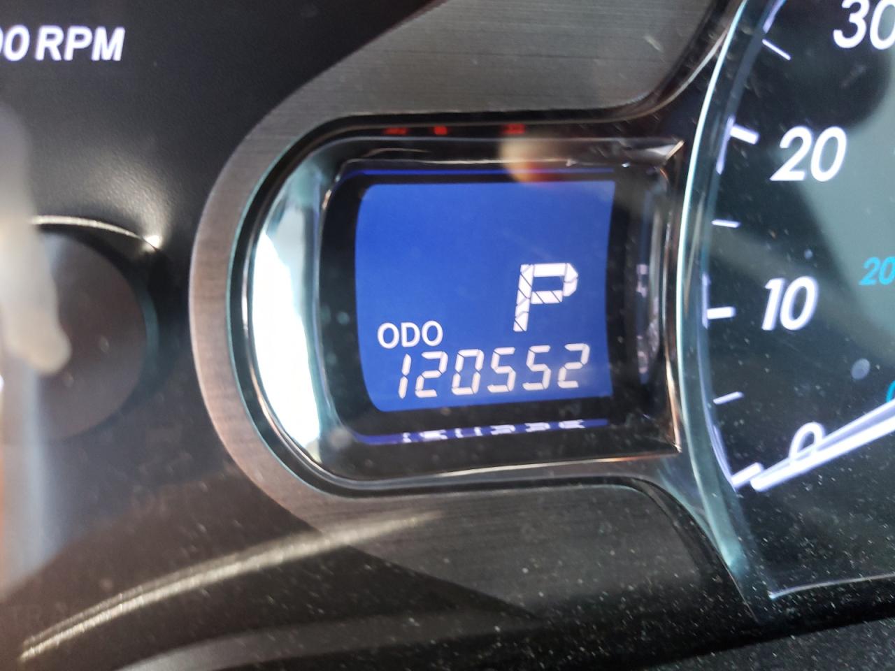 Photo 8 from auction – 2014 TOYOTA SIENNA XLE with VIN 5TDYK3DC4ES420920