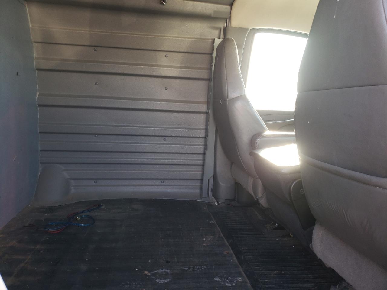 Photo 6 from auction – 2005 CHEVROLET EXPRESS G2 with VIN 1GCGG29V651164181