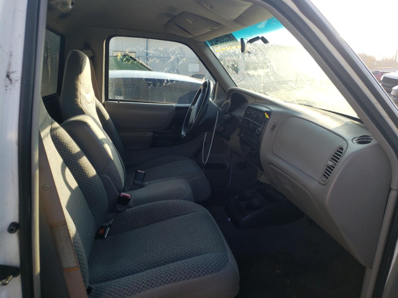 Photo 5 from auction – 1999 FORD RANGER with VIN 1FTYR10V7XUB71051
