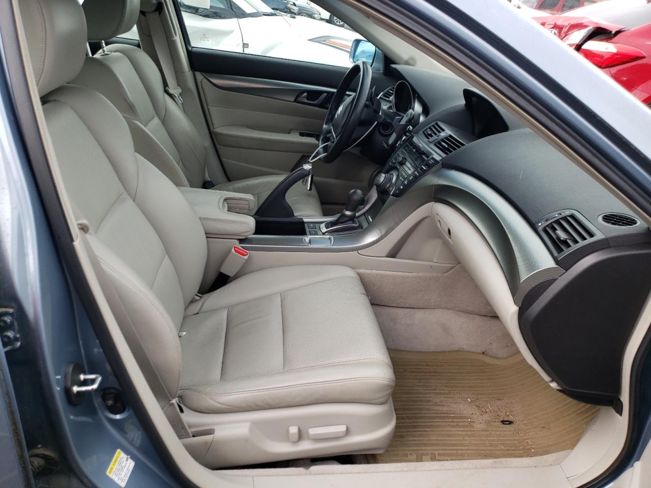Photo 5 from auction – 2010 ACURA TL with VIN 19UUA8F57AA008772