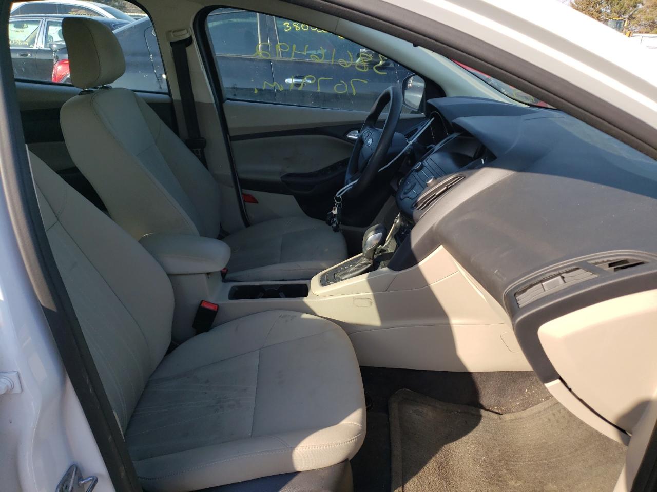 Photo 5 from auction – 2018 FORD FOCUS SE with VIN 1FADP3K22JL326952