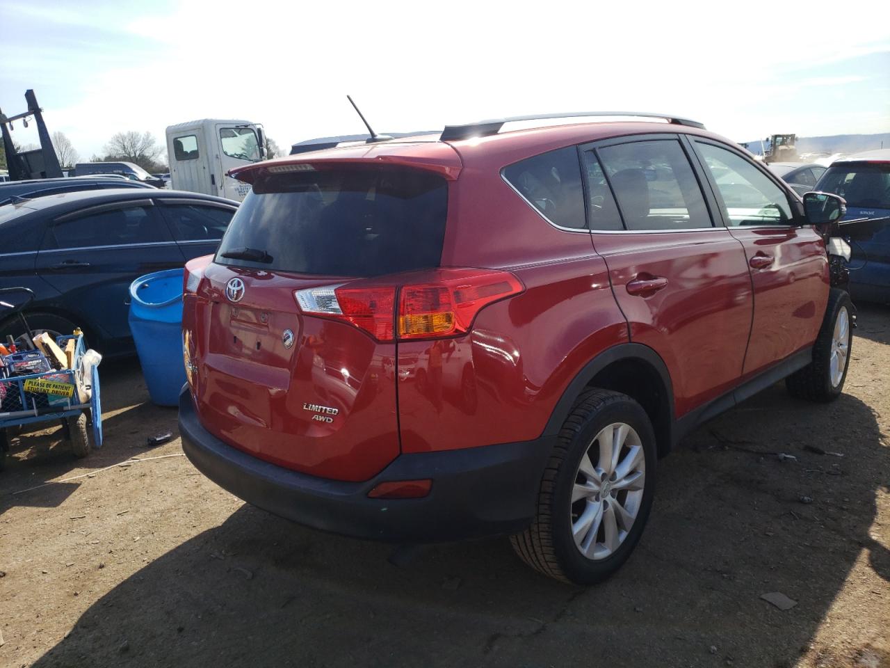 Photo 4 from auction – 2015 TOYOTA RAV4 LIMIT with VIN 2T3DFREVXFW366013