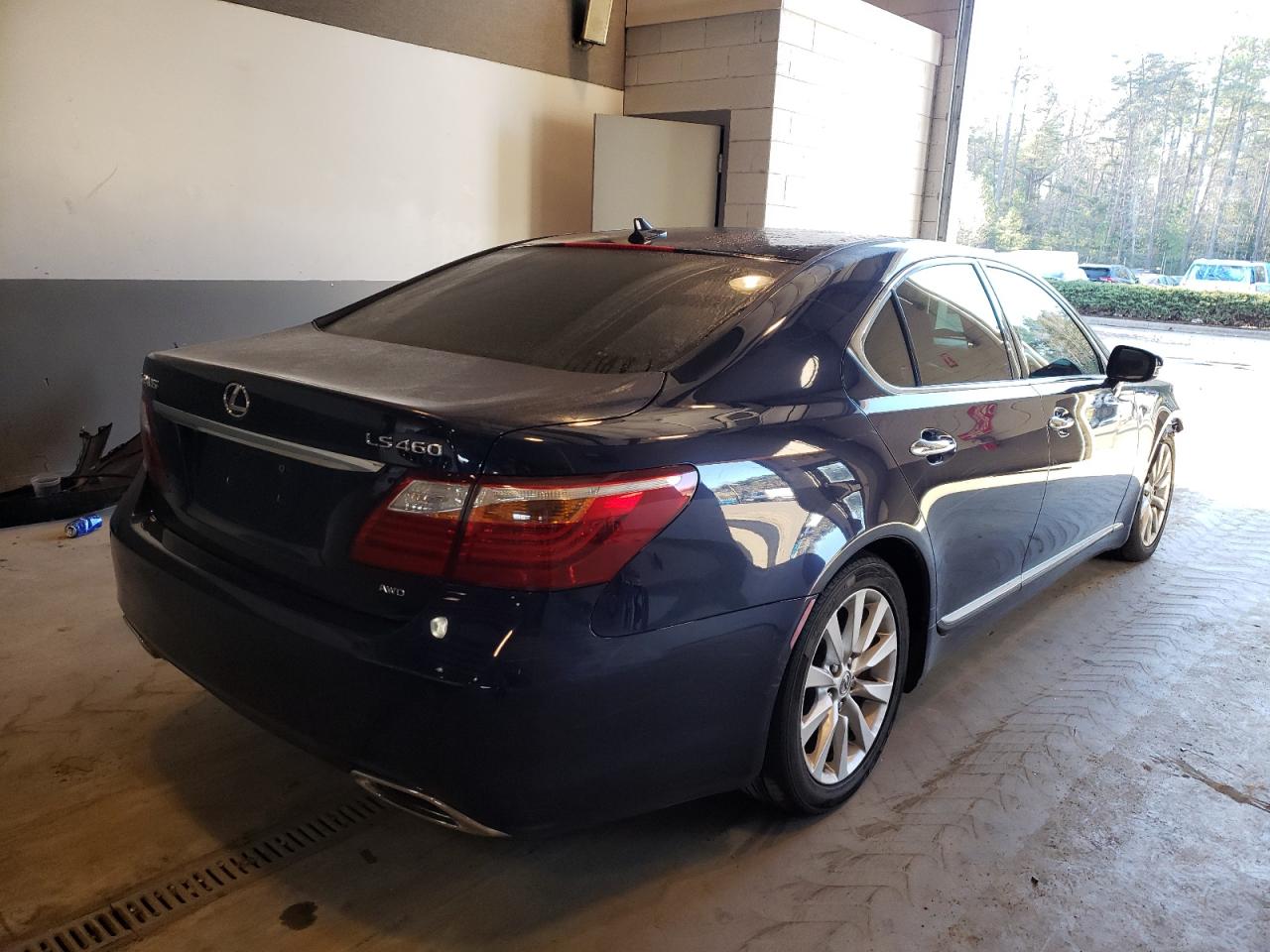 Photo 4 from auction – 2010 LEXUS LS 460 with VIN JTHCL5EF9A5008647