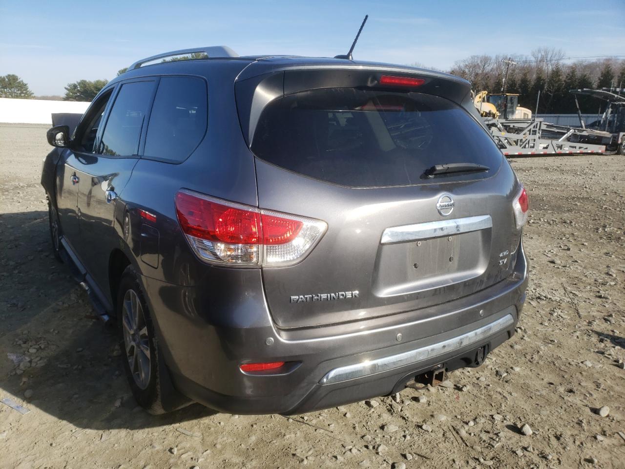 Photo 3 from auction – 2015 NISSAN PATHFINDER with VIN 5N1AR2MMXFC625768