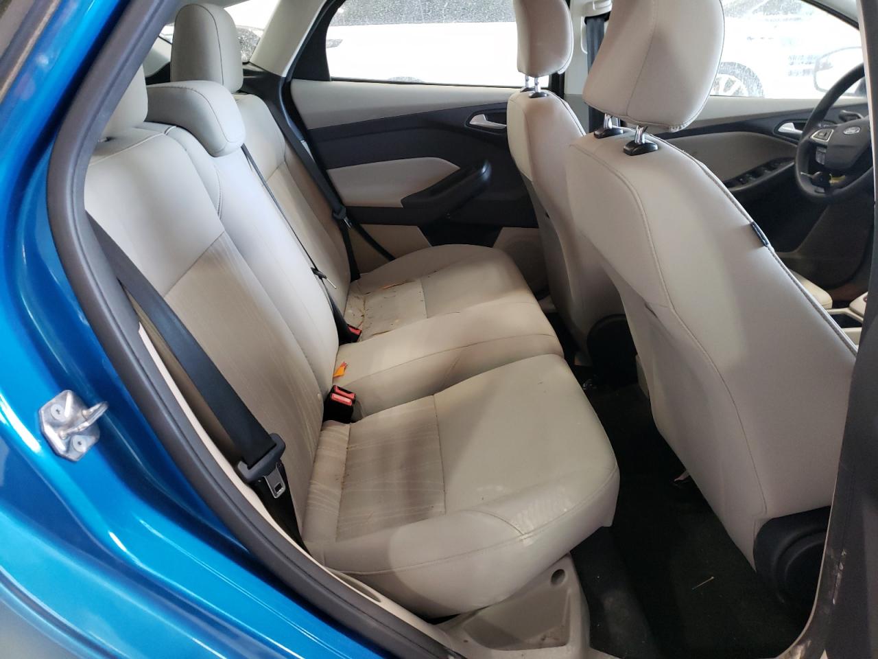Photo 6 from auction – 2015 FORD FOCUS SE with VIN 1FADP3K23FL220842