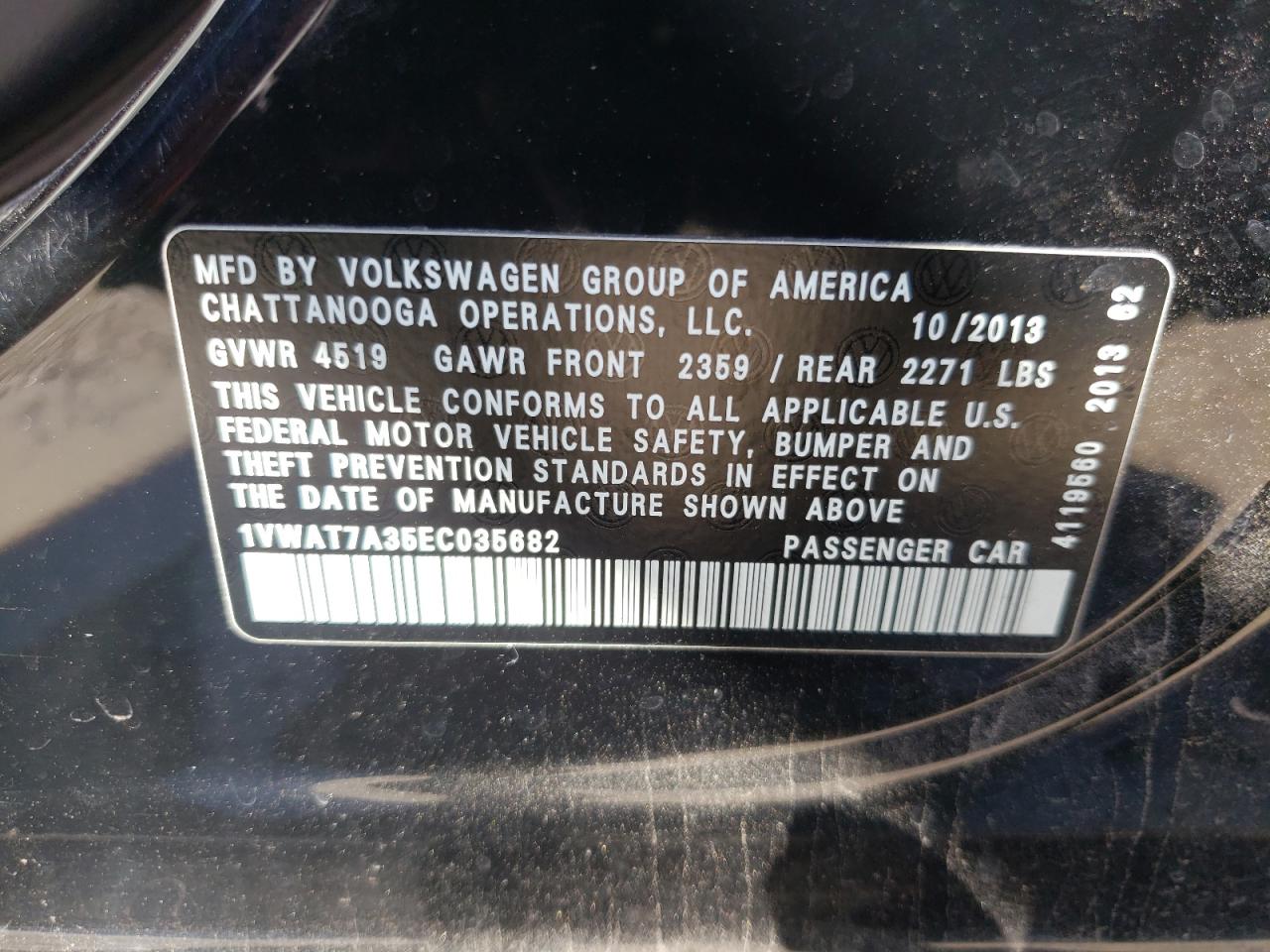 Photo 10 from auction – 2014 VOLKSWAGEN PASSAT S with VIN 1VWAT7A35EC035682
