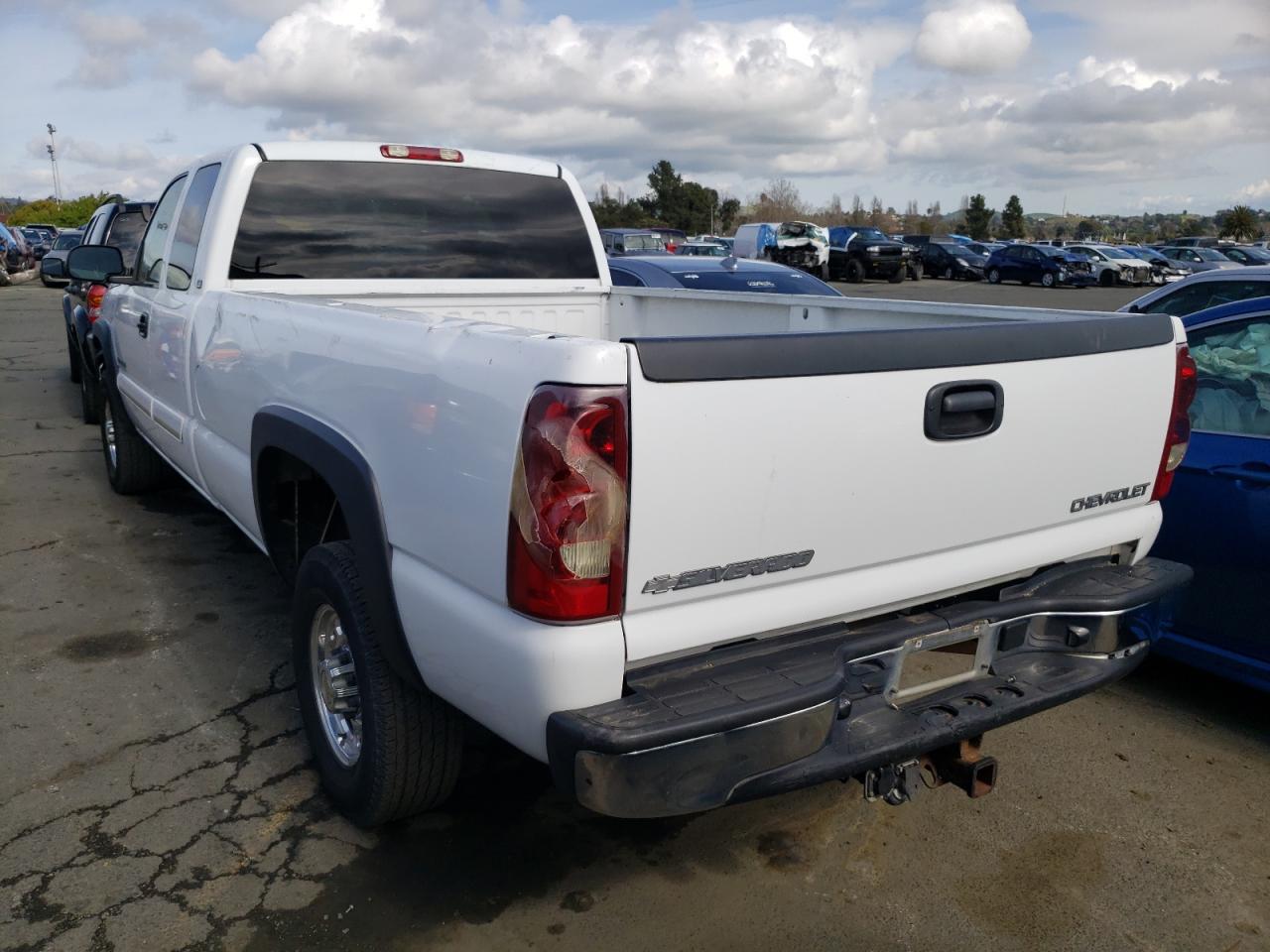 Photo 3 from auction – 2003 CHEVROLET SILVERADO with VIN 1GCHK29G63E139839