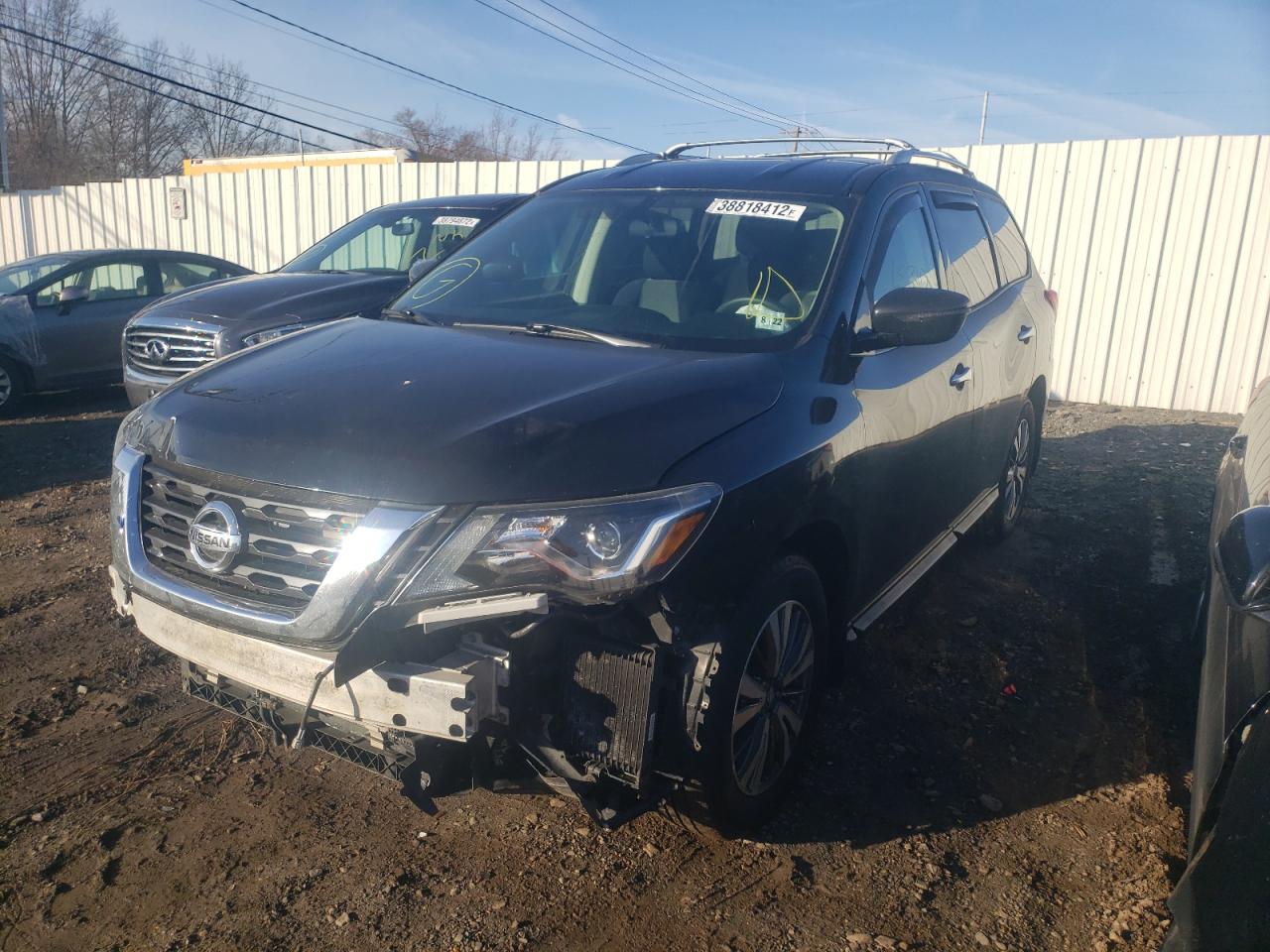 Photo 2 from auction – 2017 NISSAN PATHFINDER with VIN 5N1DR2MM9HC666358