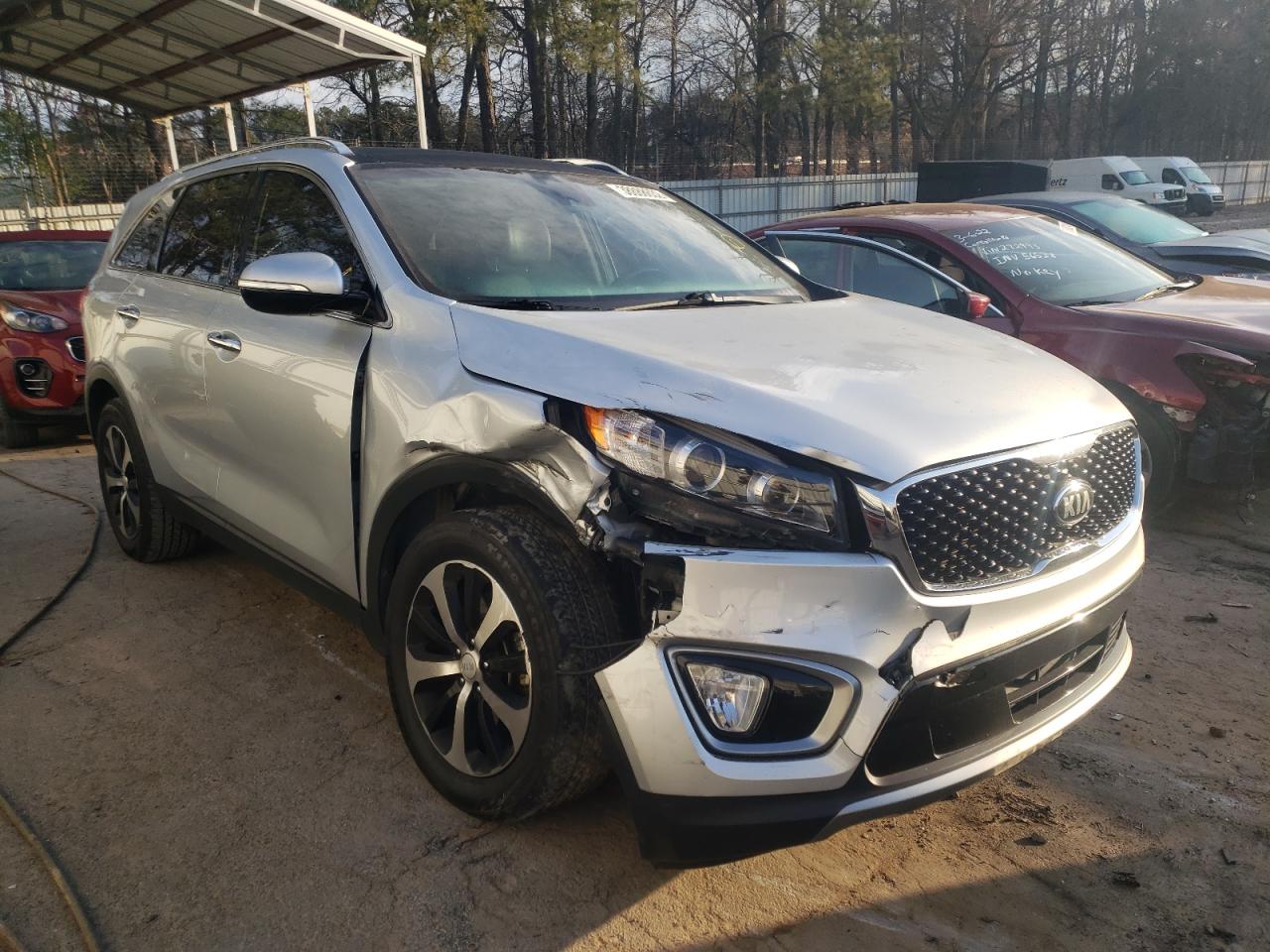 KIA SORENTO EX 2017 with VIN 5XYPH4A53HG195221 - Photo from auction