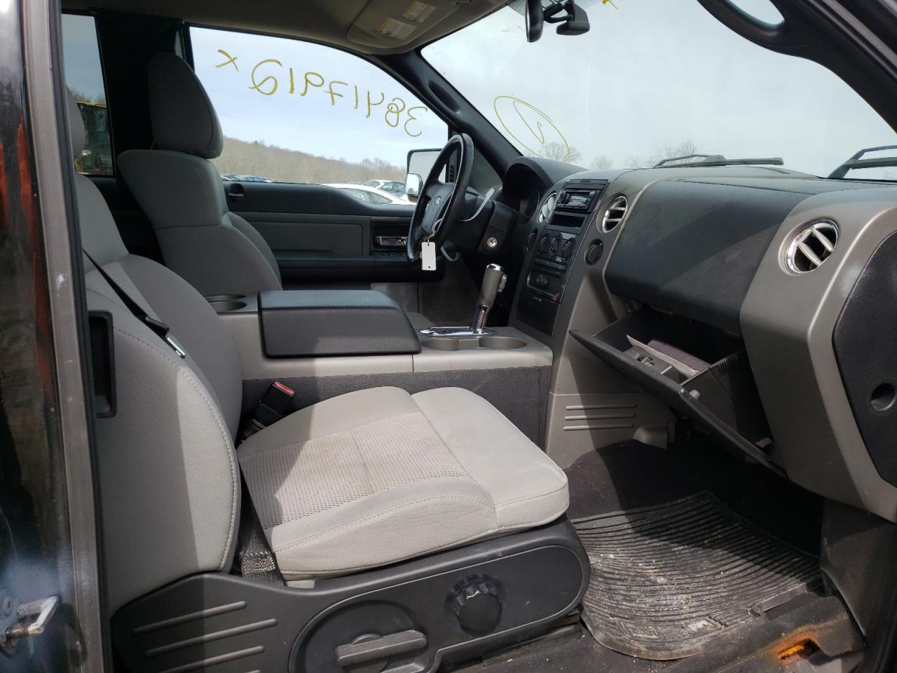 Photo 5 from auction – 2004 FORD F150 with VIN 1FTPX14514KC67325