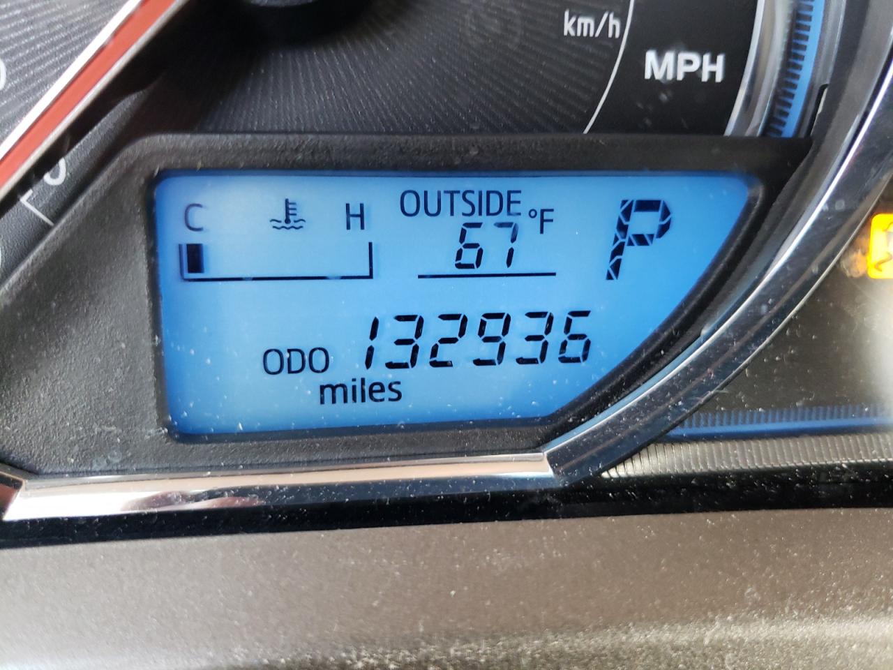 Photo 8 from auction – 2015 TOYOTA RAV4 LIMIT with VIN 2T3YFREV9FW233048