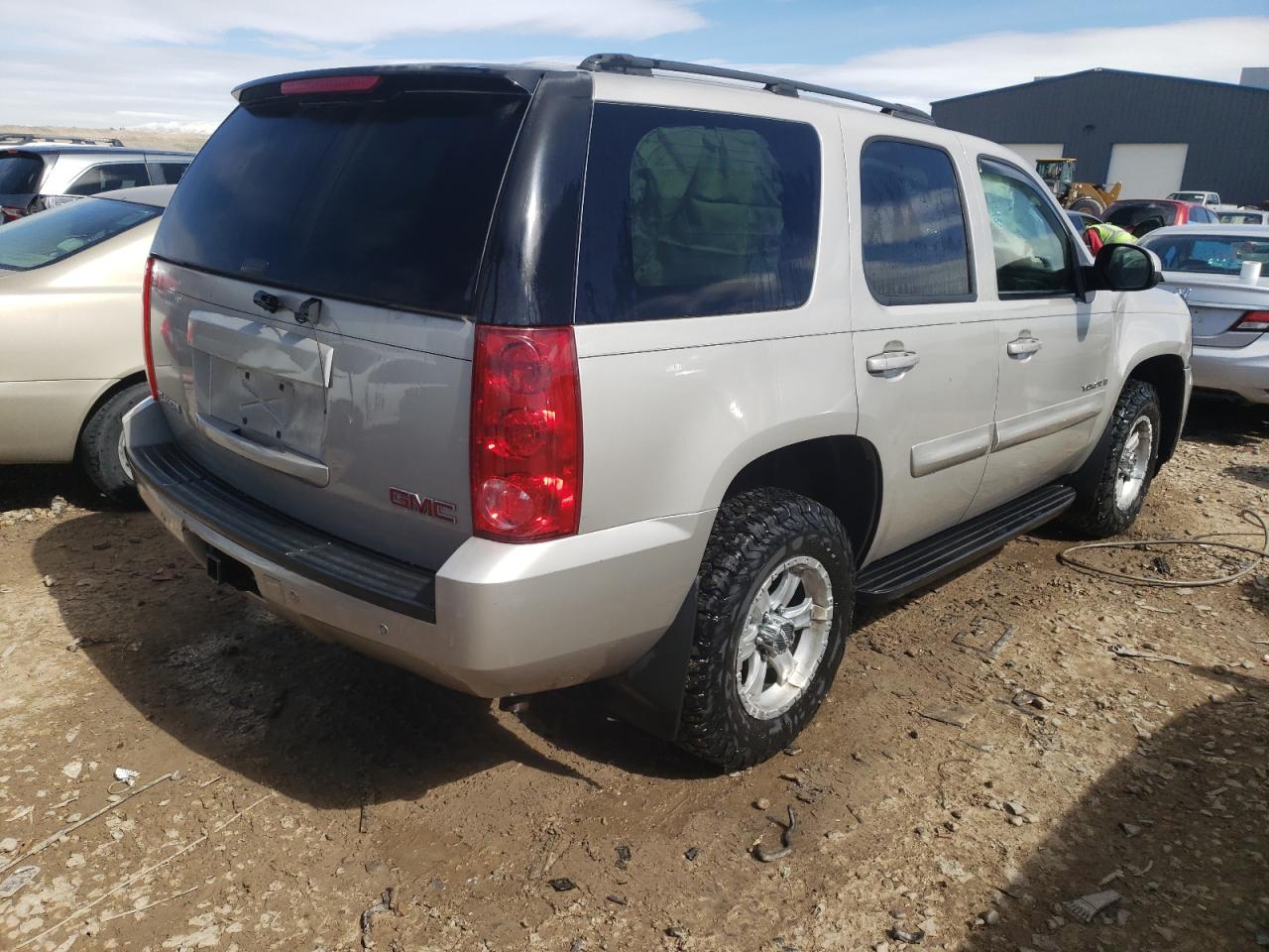 Photo 4 from auction – 2007 GMC YUKON with VIN 1GKFK13007J107810