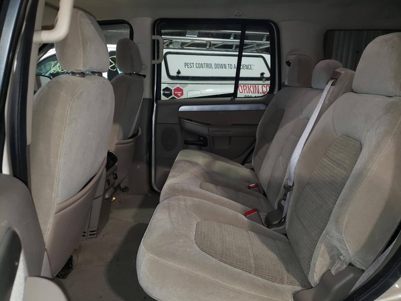 Photo 6 from auction – 2004 FORD EXPLORER X with VIN 1FMZU73K34ZA54780