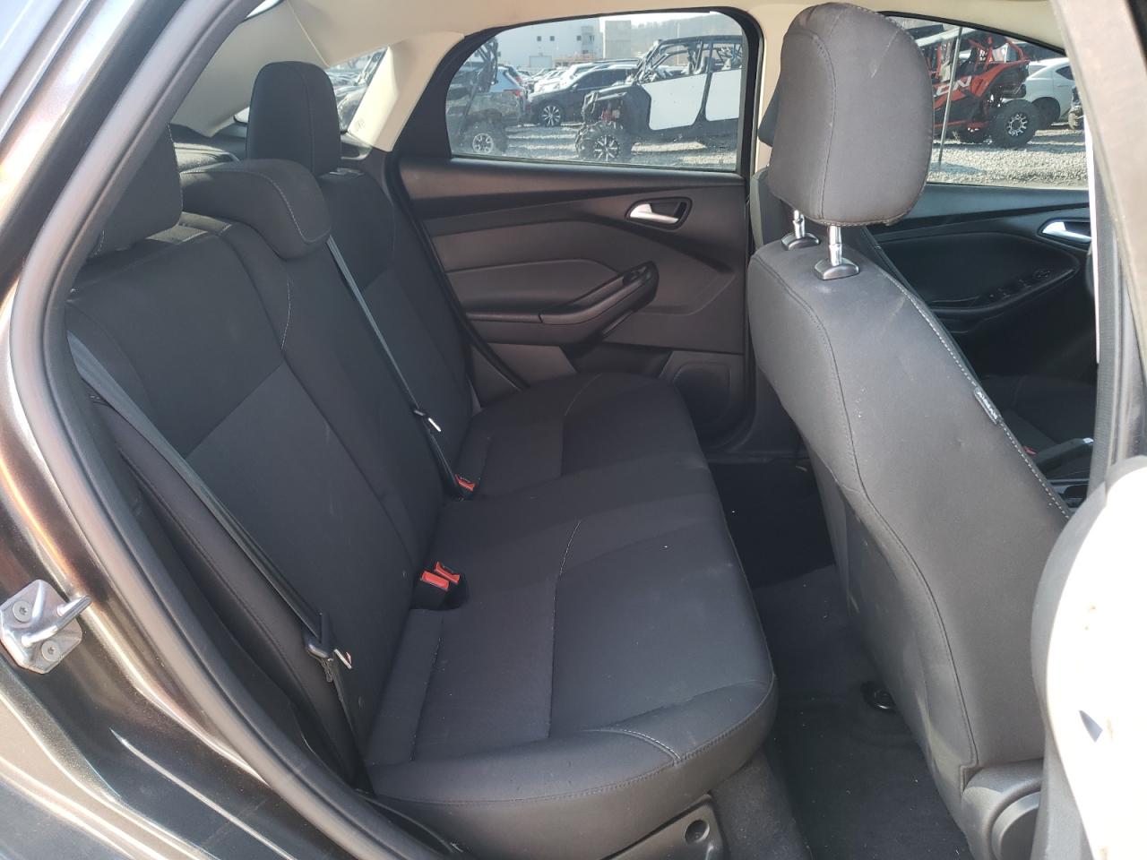 Photo 6 from auction – 2016 FORD FOCUS SE with VIN 1FADP3FE6GL369381