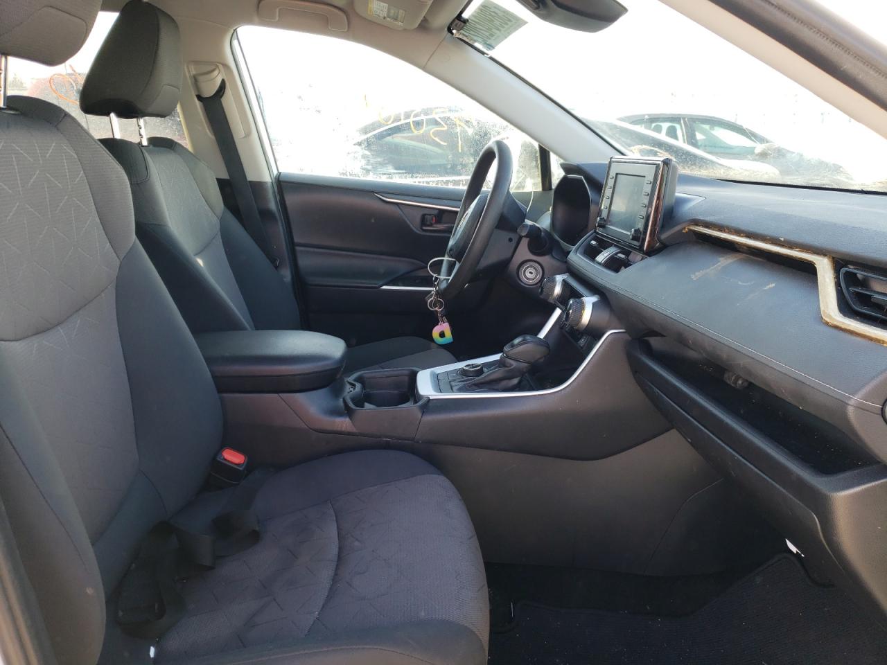 Photo 19 from auction – 2019 TOYOTA RAV4 LE with VIN 2T3BWRFV9KW010118