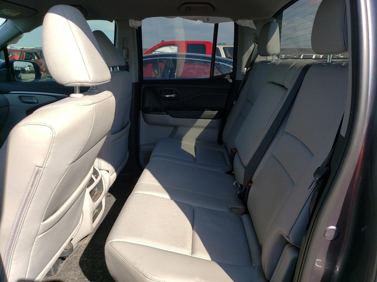 Photo 6 from auction – 2018 HONDA RIDGELINE with VIN 5FPYK3F50JB008966