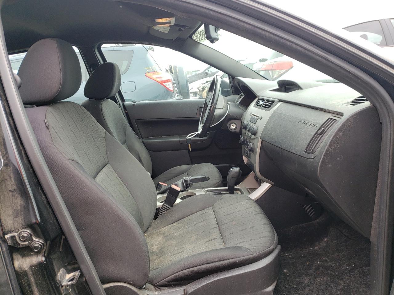 Photo 5 from auction – 2011 FORD FOCUS SE with VIN 1FAHP3FN6BW156570