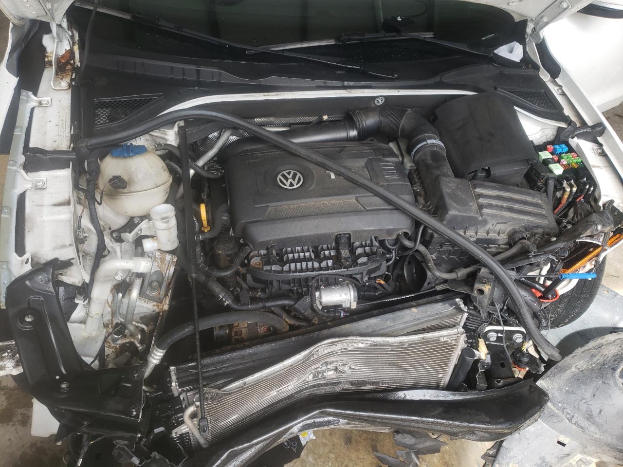 Photo 7 from auction – 2015 VOLKSWAGEN PASSAT S with VIN 1VWAT7A37FC094055