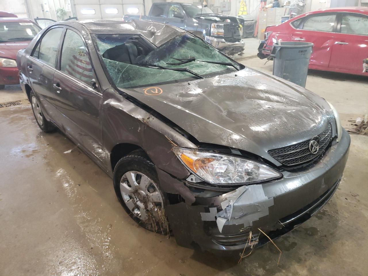TOYOTA CAMRY LE 2004 with VIN 4T1BE32K74U895667 - Photo from auction