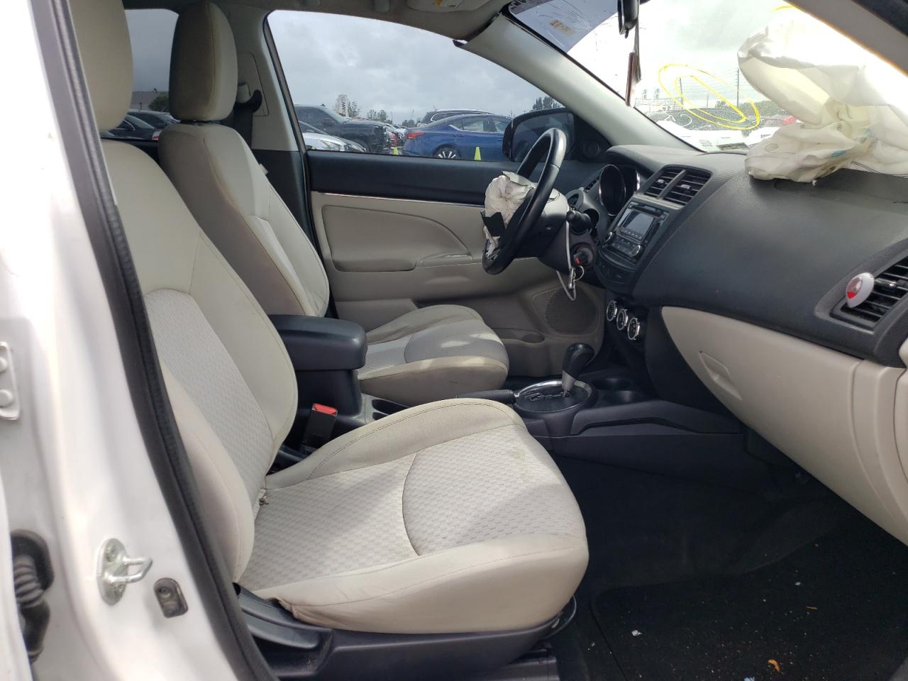 Photo 5 from auction – 2017 MITSUBISHI OUTLANDER with VIN JA4AP3AU8HZ002566