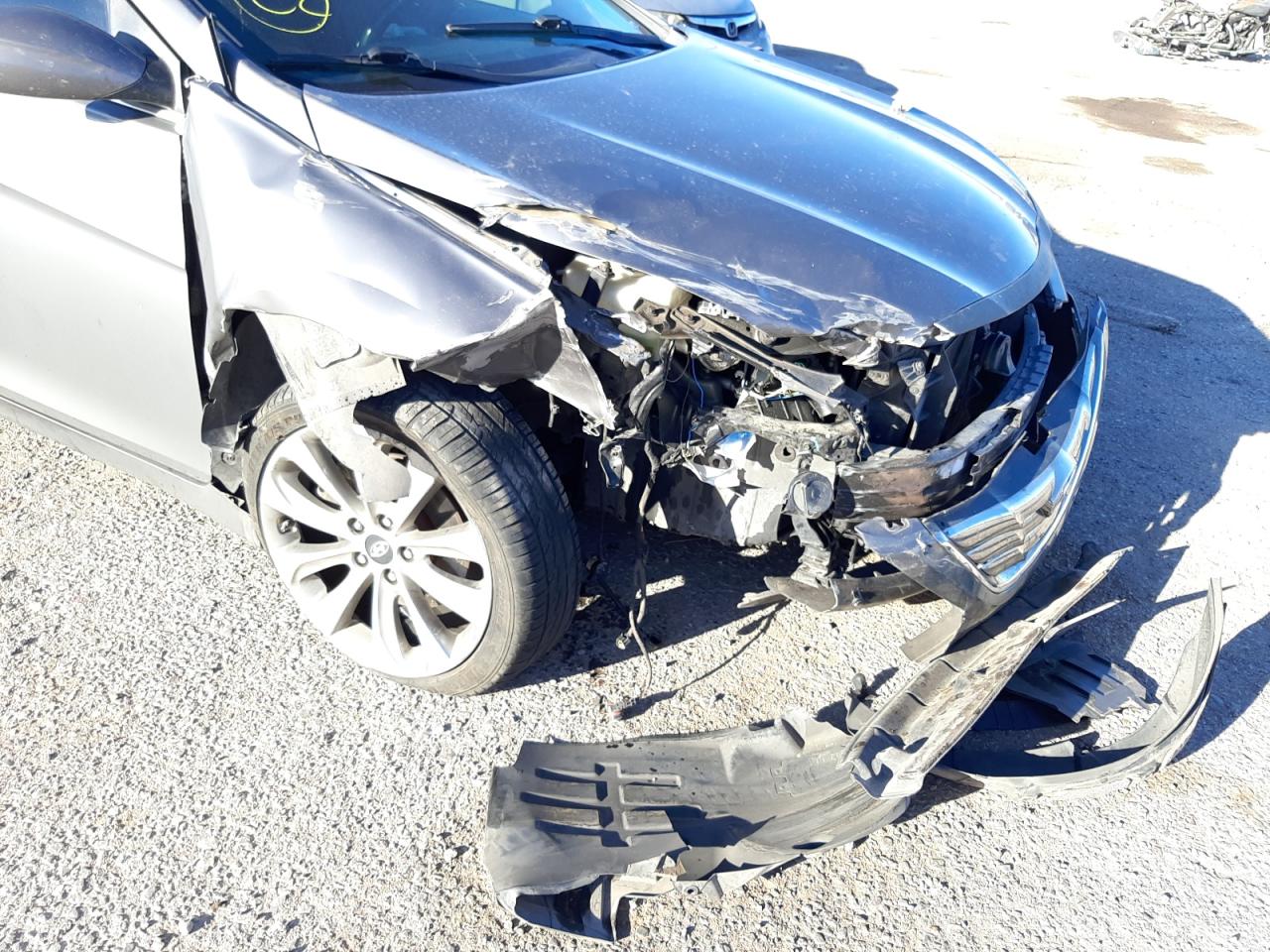 Photo 9 from auction – 2012 HYUNDAI SONATA SE with VIN 5NPEC4AC9CH419176