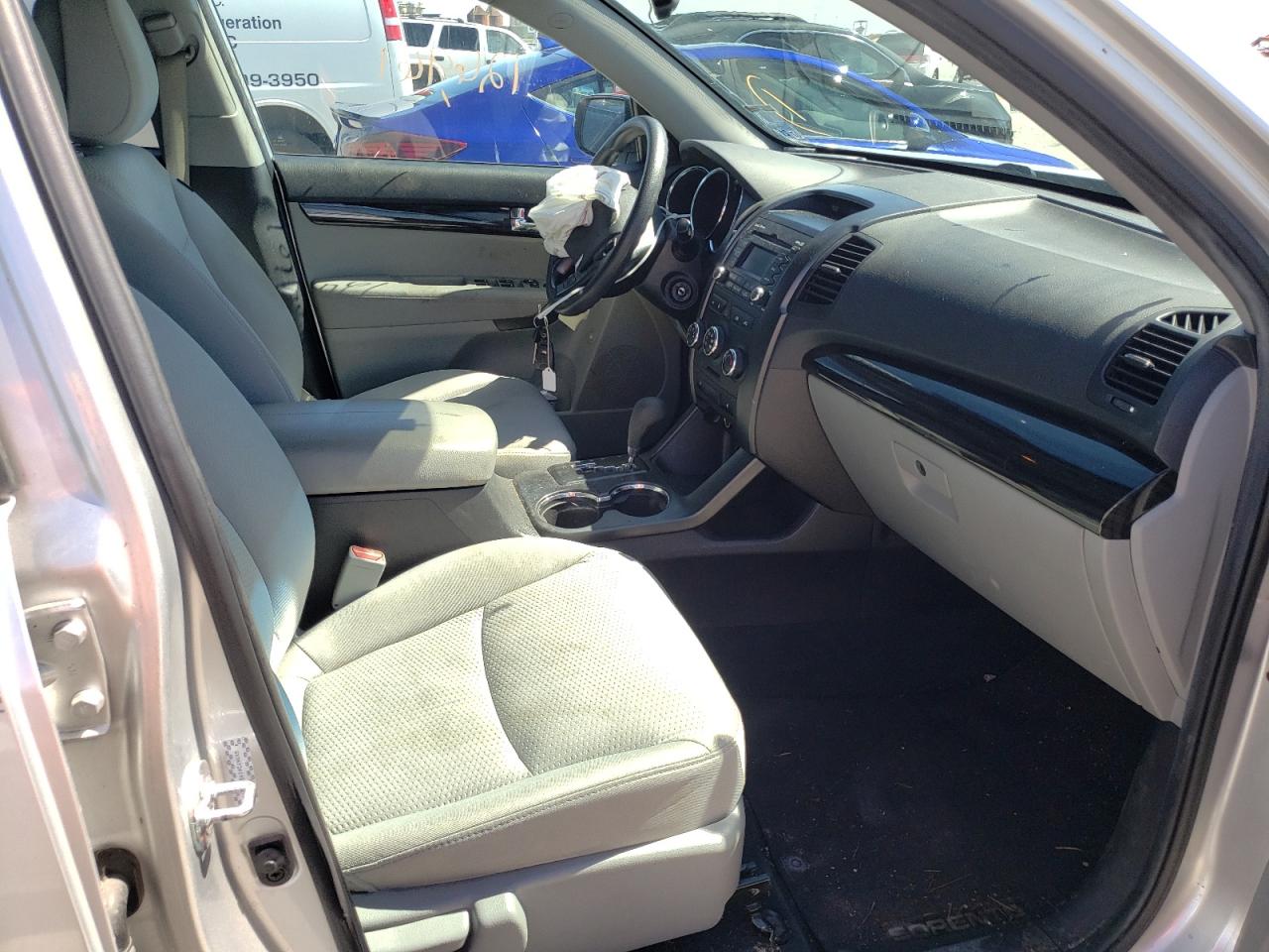 Photo 5 from auction – 2011 KIA SORENTO BA with VIN 5XYKT3A19BG042723
