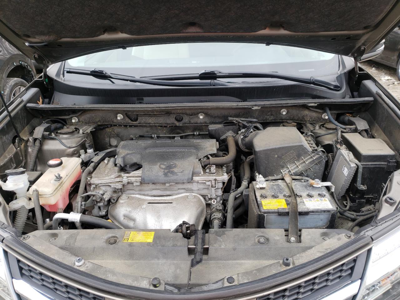 Photo 7 from auction – 2014 TOYOTA RAV4 XLE with VIN JTMRFREV7ED093338