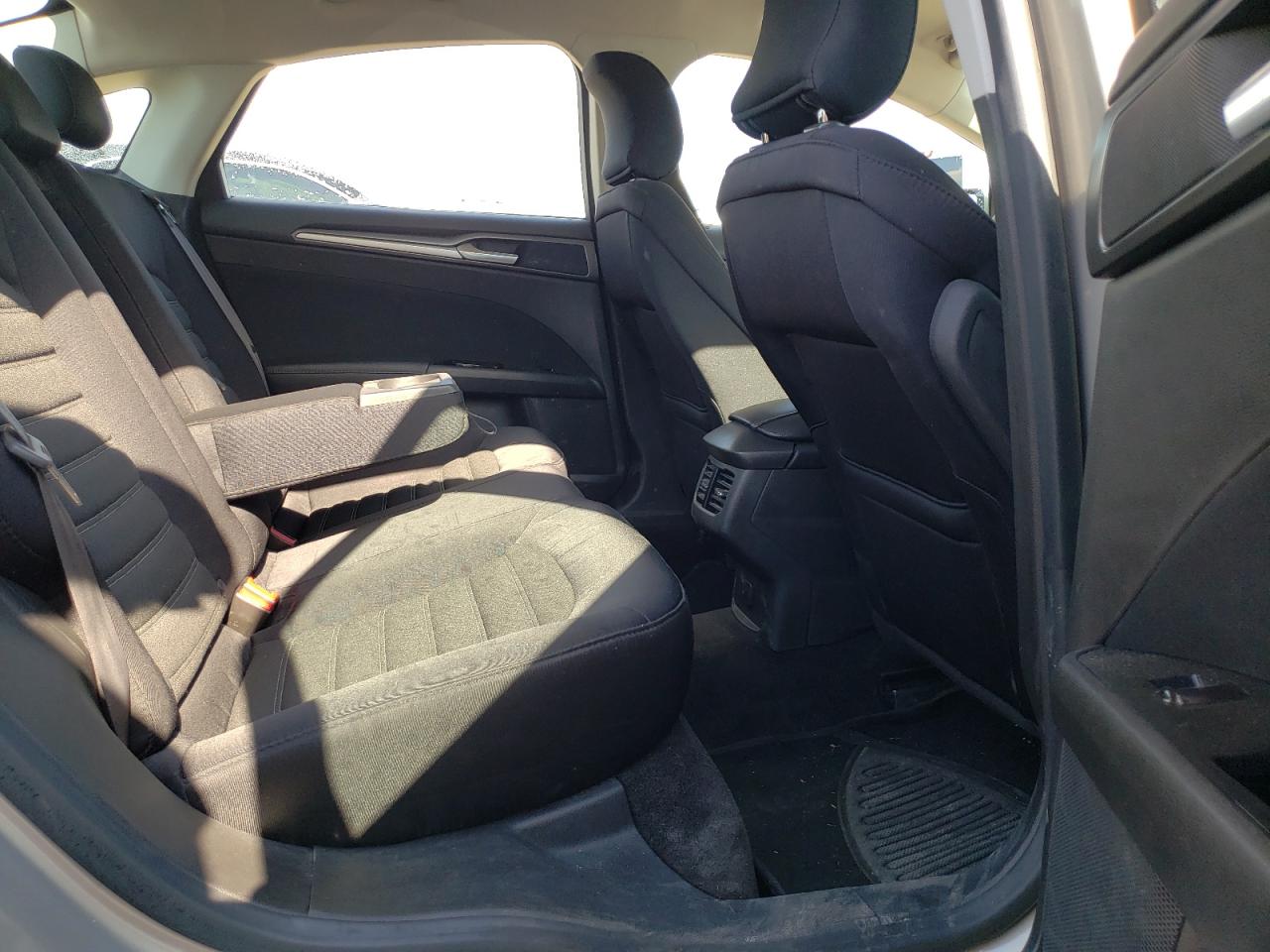 Photo 6 from auction – 2015 FORD FUSION SE with VIN 3FA6P0H77FR192958