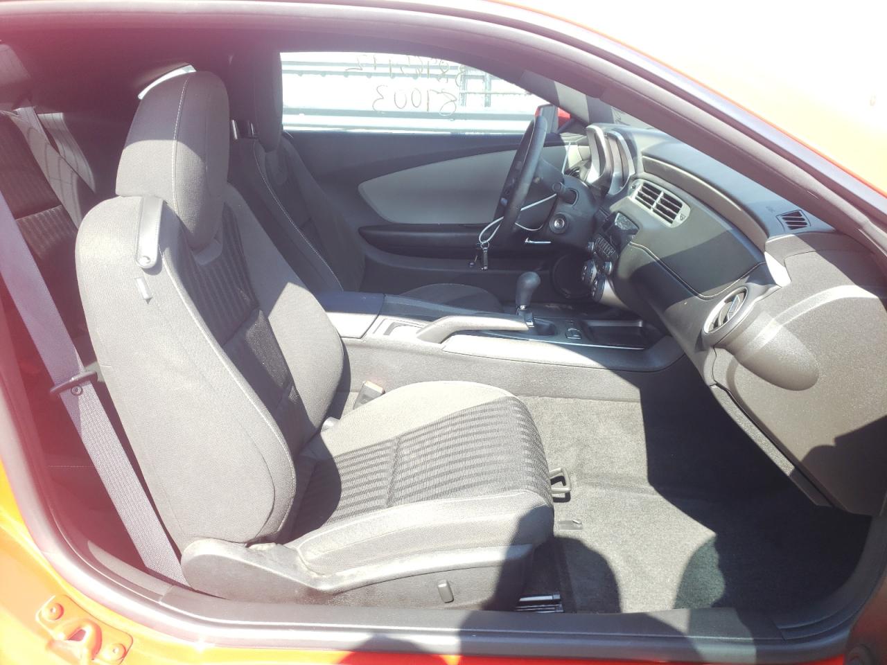 Photo 5 from auction – 2014 CHEVROLET CAMARO LS with VIN 2G1FE1E37E9235473